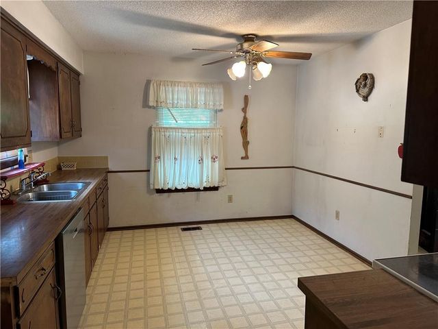 1107 N Cooper Street, Olathe, KS 66061