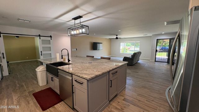 4422 W Greenway Road, Glendale, AZ 85306