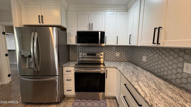 4422 W Greenway Road, Glendale, AZ 85306