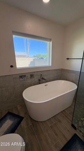 4422 W Greenway Road, Glendale, AZ 85306