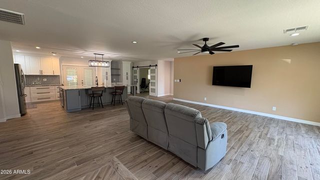 4422 W Greenway Road, Glendale, AZ 85306