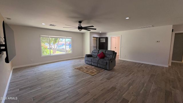 4422 W Greenway Road, Glendale, AZ 85306