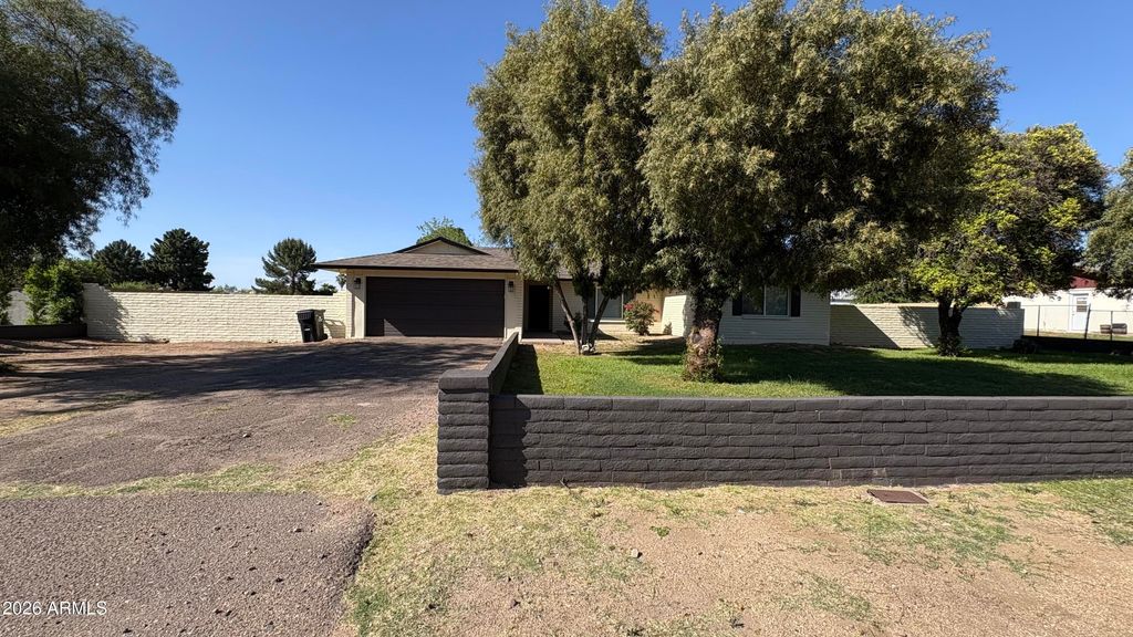 4422 W Greenway Road, Glendale, AZ 85306