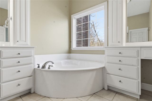 6715 Shadow Valley Road, Rogers, AR 72758