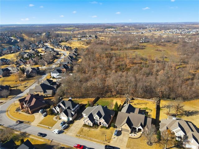 6715 Shadow Valley Road, Rogers, AR 72758