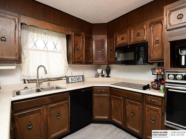 3818 T Street, Omaha, NE 68107