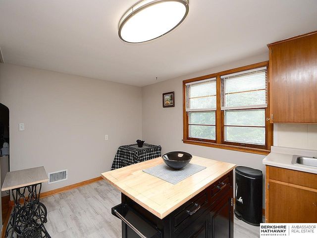 3818 T Street, Omaha, NE 68107