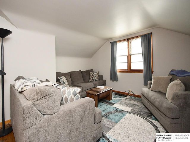 3818 T Street, Omaha, NE 68107