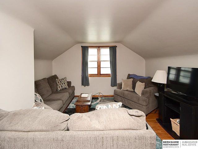 3818 T Street, Omaha, NE 68107