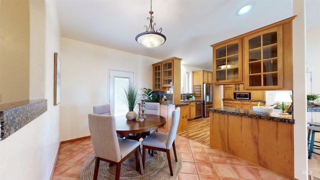 4065 N Canyon Ridge Dr, Twin Falls, ID 83301