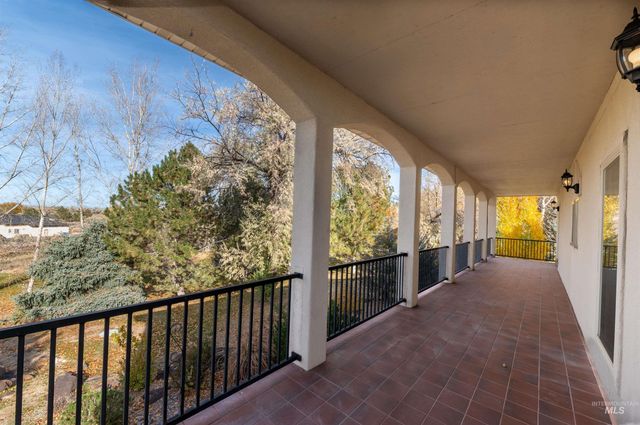 4065 N Canyon Ridge Dr, Twin Falls, ID 83301