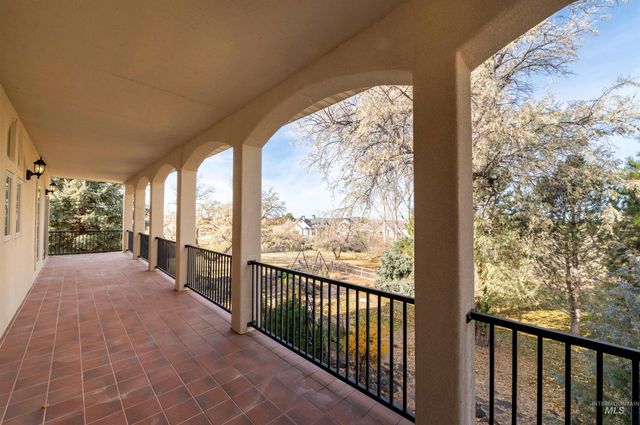 4065 N Canyon Ridge Dr, Twin Falls, ID 83301