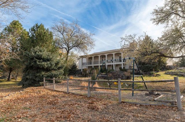 4065 N Canyon Ridge Dr, Twin Falls, ID 83301