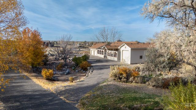 4065 N Canyon Ridge Dr, Twin Falls, ID 83301