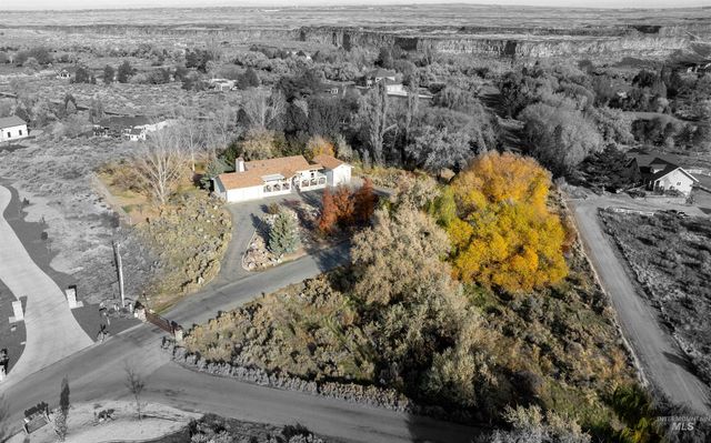 4065 N Canyon Ridge Dr, Twin Falls, ID 83301