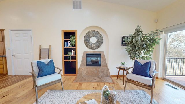 4065 N Canyon Ridge Dr, Twin Falls, ID 83301