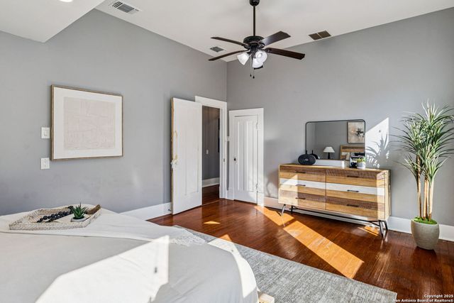 2007 S Presa St, San Antonio, TX 78210