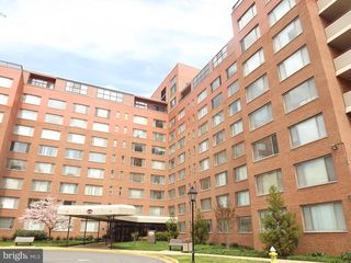 1111 Arlington Blvd Apt 706, Arlington, VA 22209