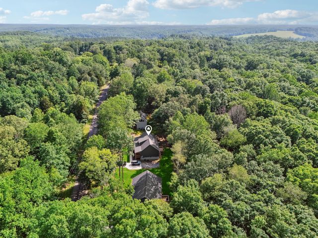 122 Deerwood Ct, Dickson, TN 37055