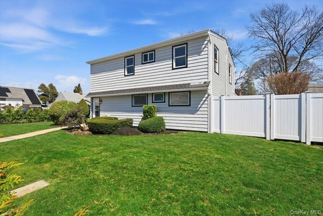 61 Gardiners Avenue, Levittown, NY 11756