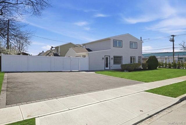 61 Gardiners Avenue, Levittown, NY 11756