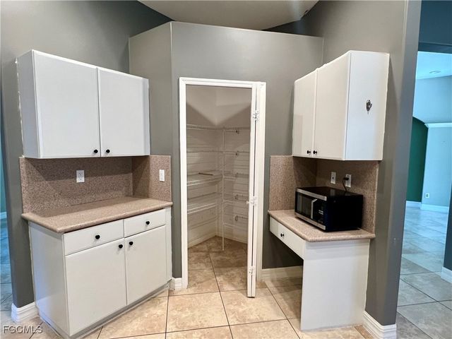 2610 52nd AVE NE, Naples, FL 34120