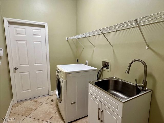 2610 52nd AVE NE, Naples, FL 34120