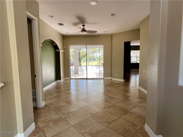 2610 52nd AVE NE, Naples, FL 34120