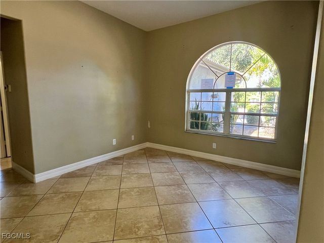 2610 52nd AVE NE, Naples, FL 34120