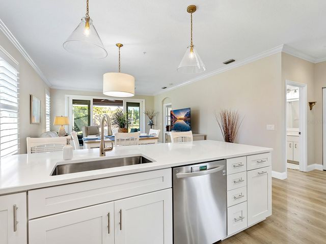 337 SUNSET LAKE BOULEVARD 337, Venice, FL 34292