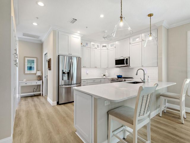 337 SUNSET LAKE BOULEVARD 337, Venice, FL 34292