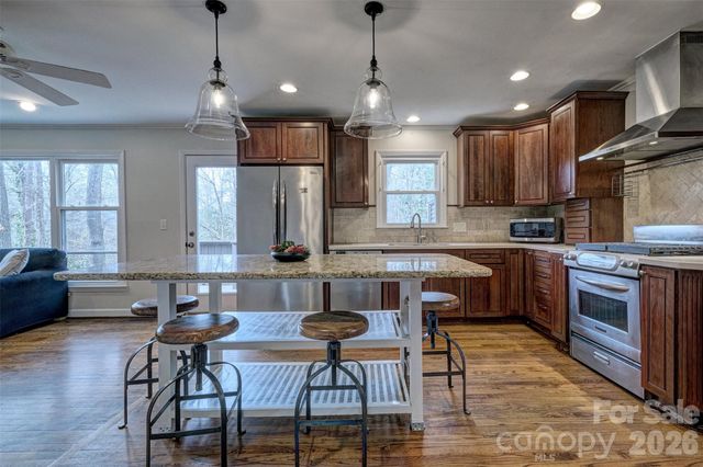 15 Sandy Cove Road, Lake Wylie, SC 29710