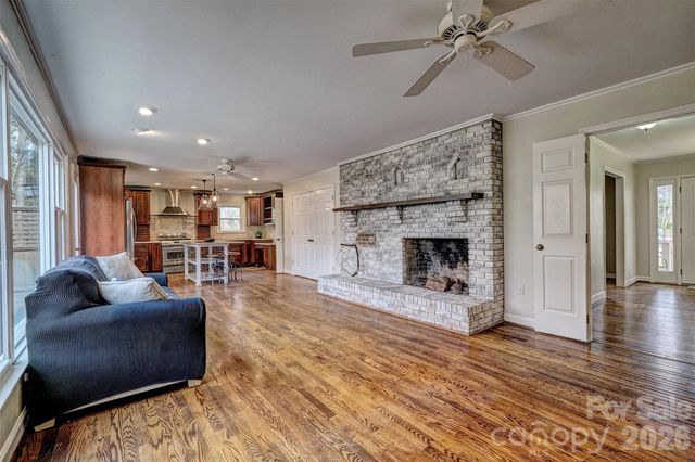 15 Sandy Cove Road, Lake Wylie, SC 29710