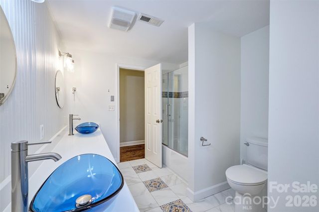 15 Sandy Cove Road, Lake Wylie, SC 29710