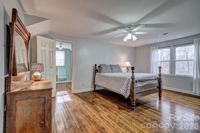 15 Sandy Cove Road, Lake Wylie, SC 29710