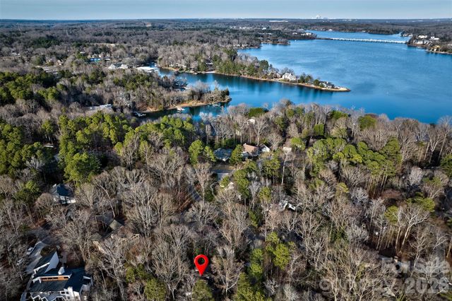15 Sandy Cove Road, Lake Wylie, SC 29710