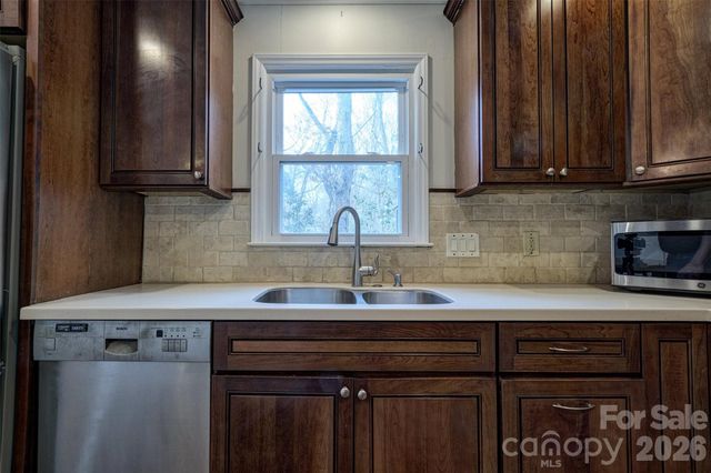 15 Sandy Cove Road, Lake Wylie, SC 29710