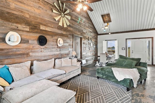 1792 Stockold Road, Sealy, TX 77474