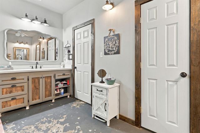 1792 Stockold Road, Sealy, TX 77474