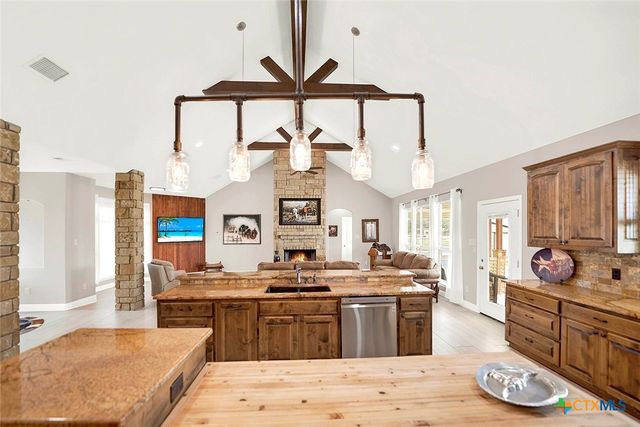 300 Rose Meadow Drive, La Vernia, TX 78121