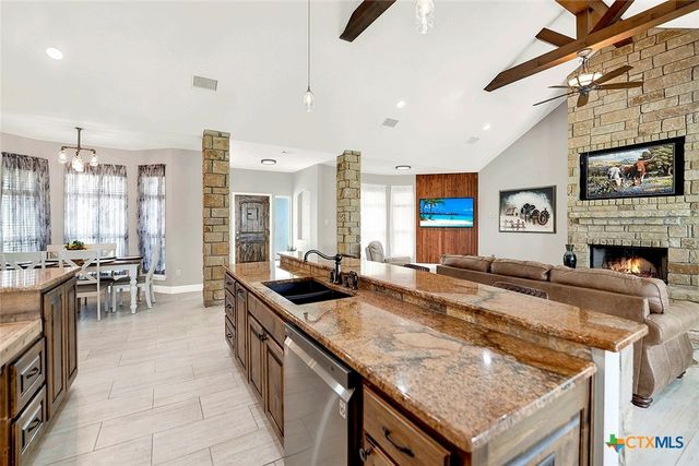 300 Rose Meadow Drive, La Vernia, TX 78121