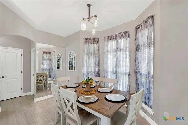 300 Rose Meadow Drive, La Vernia, TX 78121