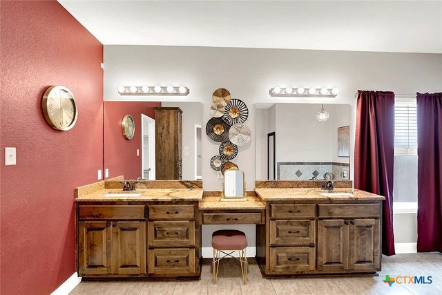 300 Rose Meadow Drive, La Vernia, TX 78121