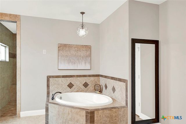 300 Rose Meadow Drive, La Vernia, TX 78121