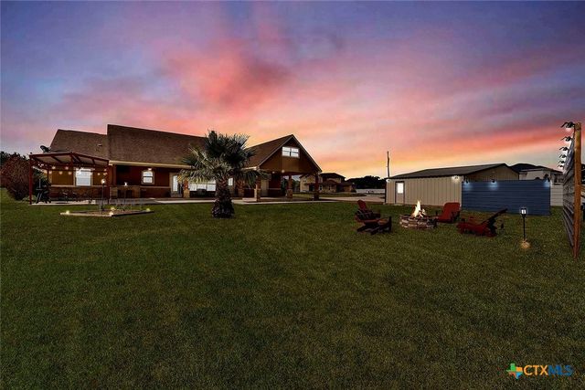 300 Rose Meadow Drive, La Vernia, TX 78121