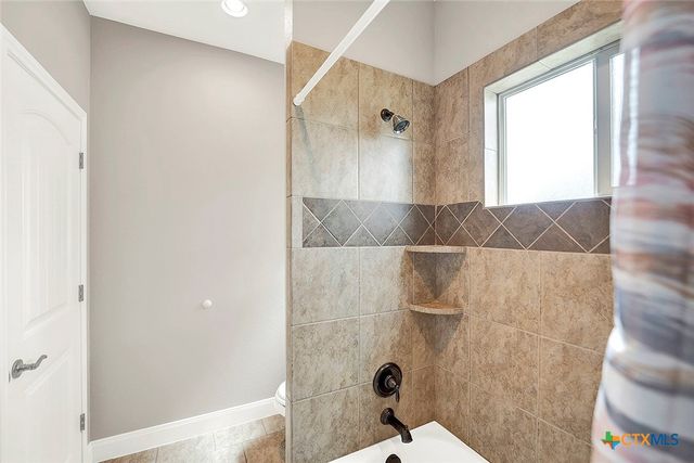 300 Rose Meadow Drive, La Vernia, TX 78121