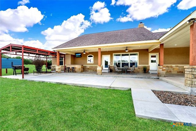 300 Rose Meadow Drive, La Vernia, TX 78121