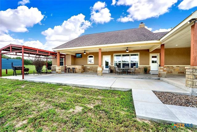 300 Rose Meadow Drive, La Vernia, TX 78121