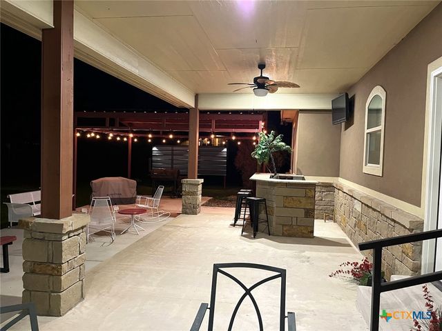 300 Rose Meadow Drive, La Vernia, TX 78121