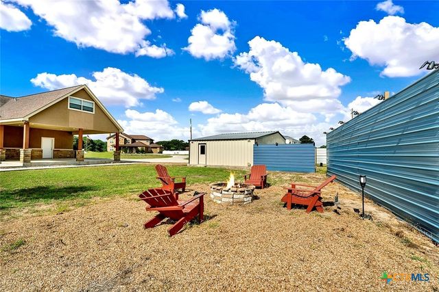 300 Rose Meadow Drive, La Vernia, TX 78121